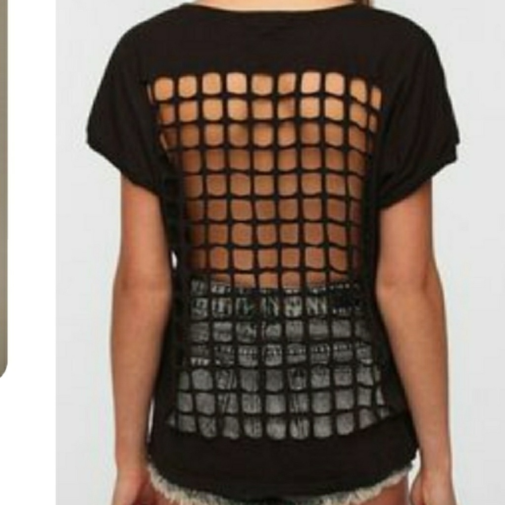 Does anyone know how to cut tops like these?